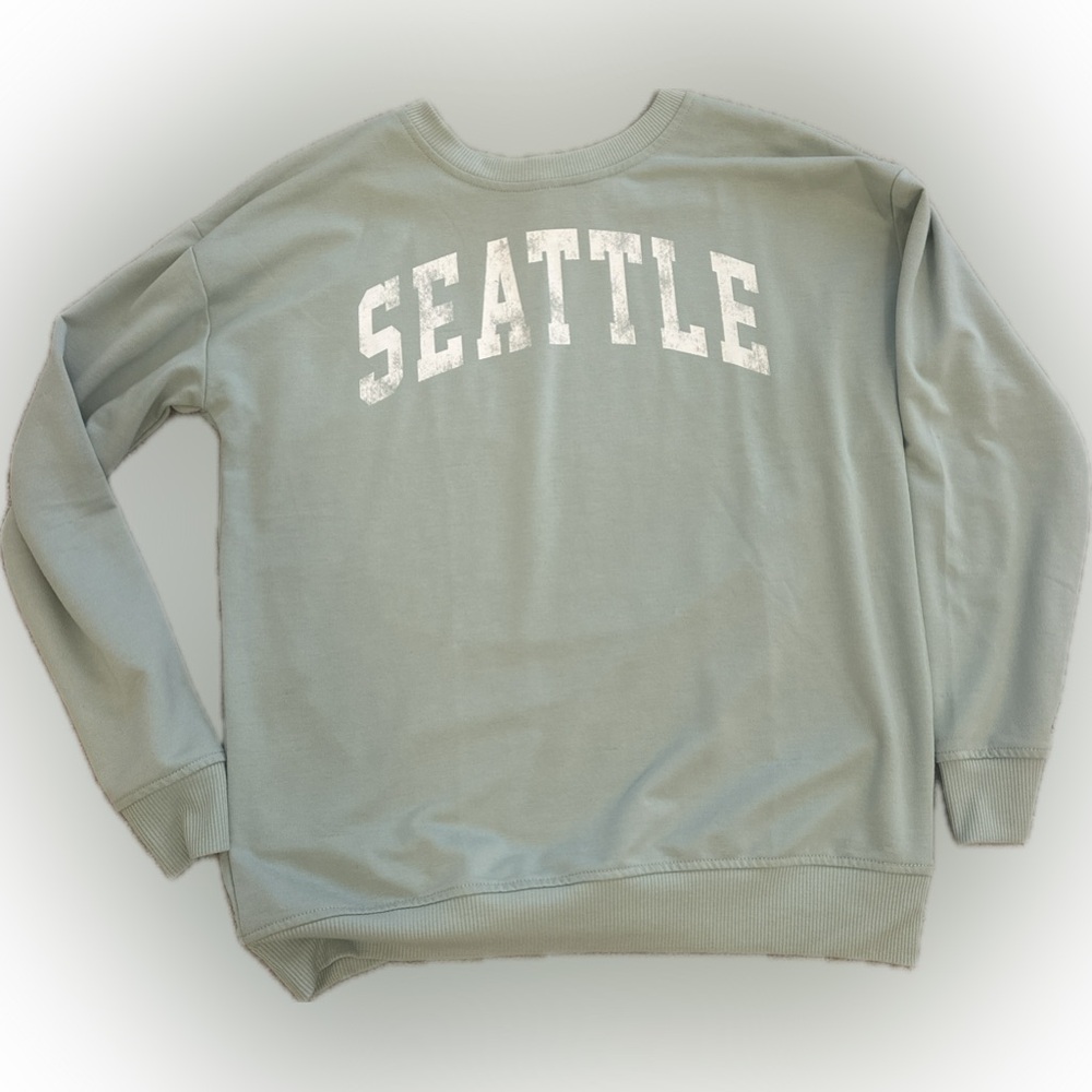 NWOT Girl’s Chill Collective Lightweight Crewneck size L